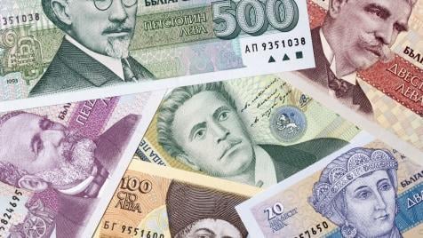 Вечерни новини: Последните дни на българския лев; „Дупка“ от €50 млн. в столичния градски транспорт