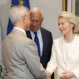 ЕС и Индия постигнаха „историческо“ търговско споразумение