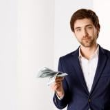 Заплатите излизат на светло