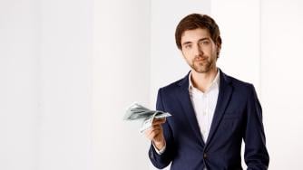 Заплатите излизат на светло