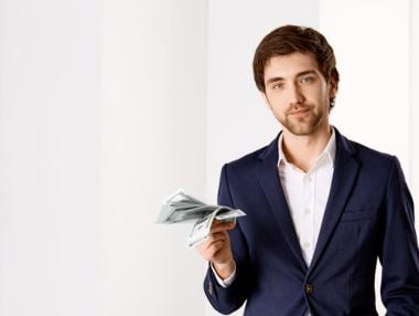 Заплатите излизат на светло