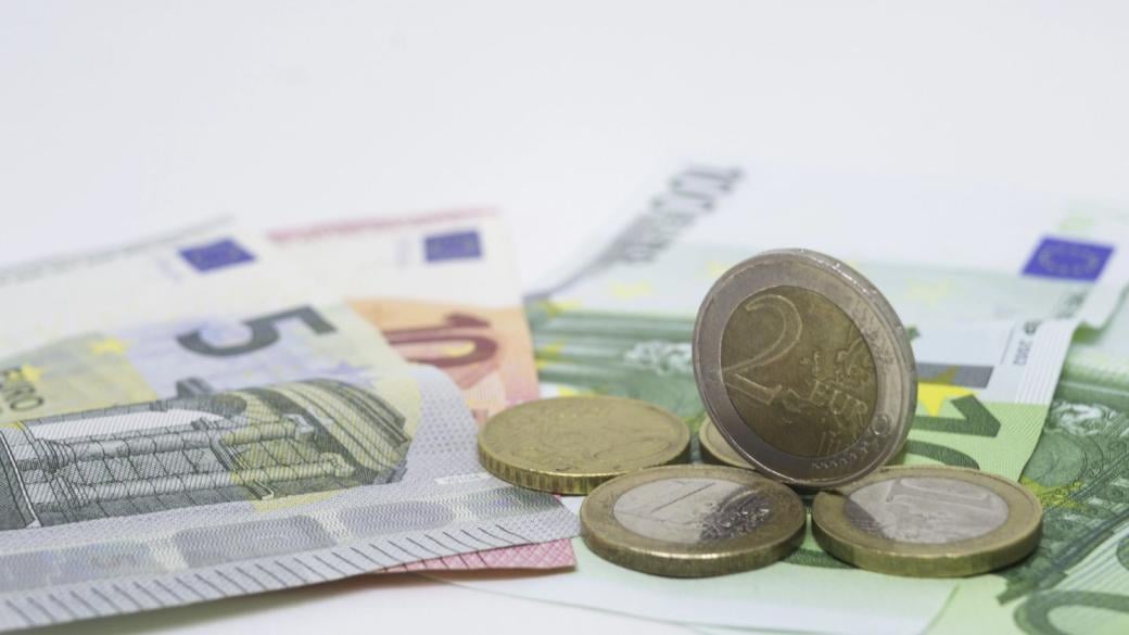 Минималната заплата в България е най-ниска, но позволява повече