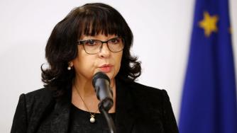 Петкова „закърпи“ дефицита с драстично орязване на капиталовата програма