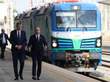 Вечерни новини: Караджов подписва с „Ивкони“ и БДЖ; Община Русе си купува ТИР паркинг