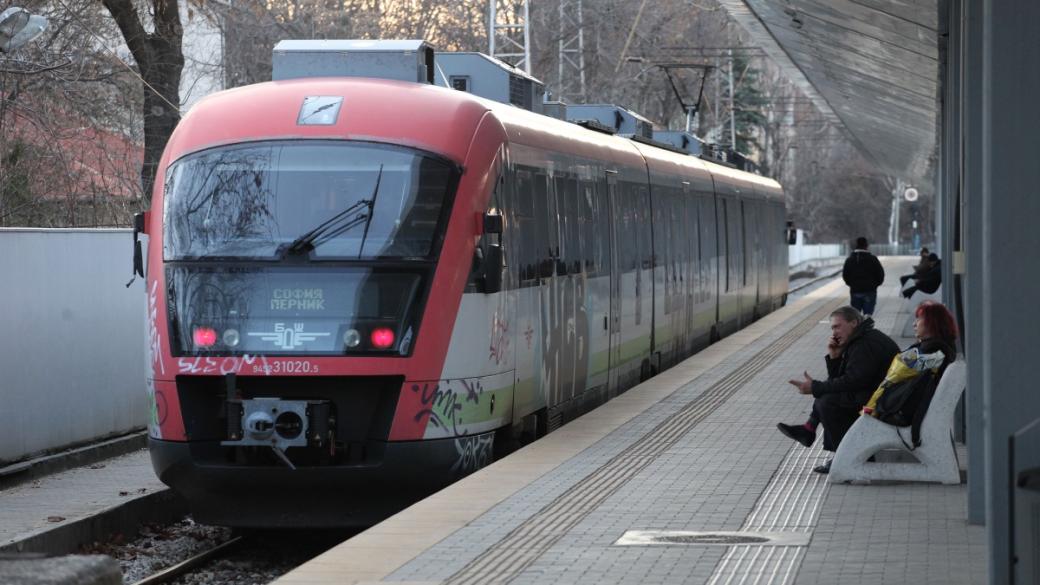 „С риск за наличие на азбест“: БДЖ купува на сляпо още 98 стари вагона от Германия