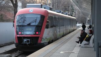 „С риск за наличие на азбест“: БДЖ купува на сляпо още 98 стари вагона от Германия