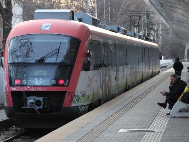 „С риск за наличие на азбест“: БДЖ купува на сляпо още 98 стари вагона от Германия