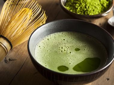 Историята на матча: От лекарство до най-популярната напитка днес