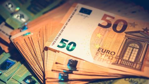 От лев към евро: Какво се случи в първия месец?