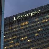 Големите банки искат служителите им да са в офисите 5 дни в седмицата