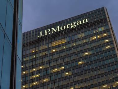 Големите банки искат служителите им да са в офисите 5 дни в седмицата