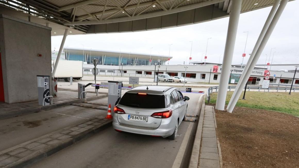 Галерия :: Снимка 3 :: „Главболгарстрой“ завърши ремонта на многоетажния паркинг на Летище София}