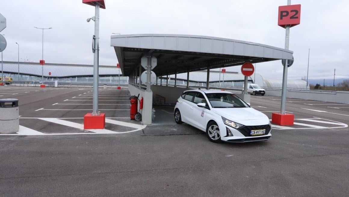 Галерия :: Снимка 5 :: „Главболгарстрой“ завърши ремонта на многоетажния паркинг на Летище София}