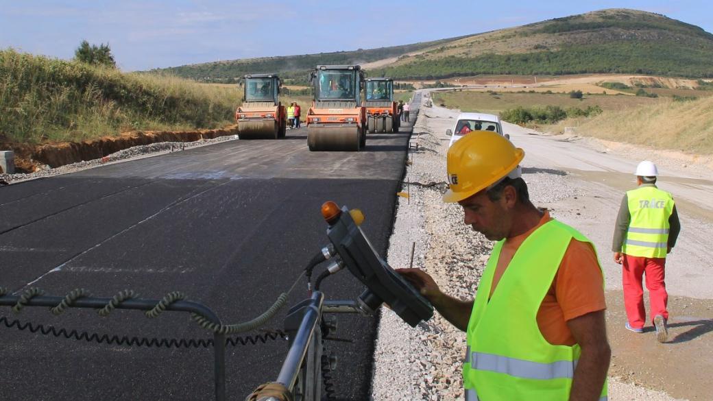 Правителството извади още 20 млн. евро за поддръжка на пътища