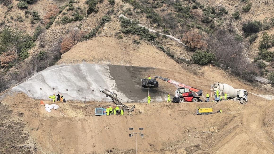 Галерия :: Снимка 7 :: Докъде стигна строежът на обходния път на Кресна? (Галерия)}