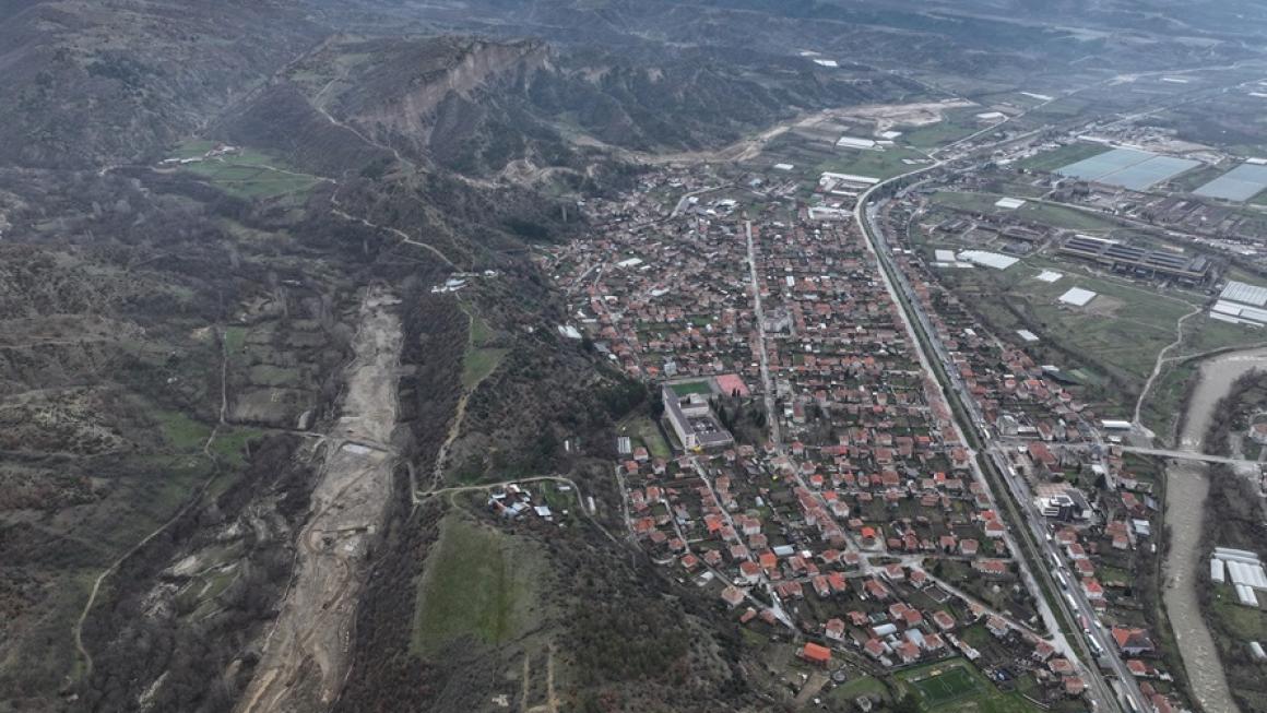 Галерия :: Снимка 4 :: Докъде стигна строежът на обходния път на Кресна? (Галерия)}