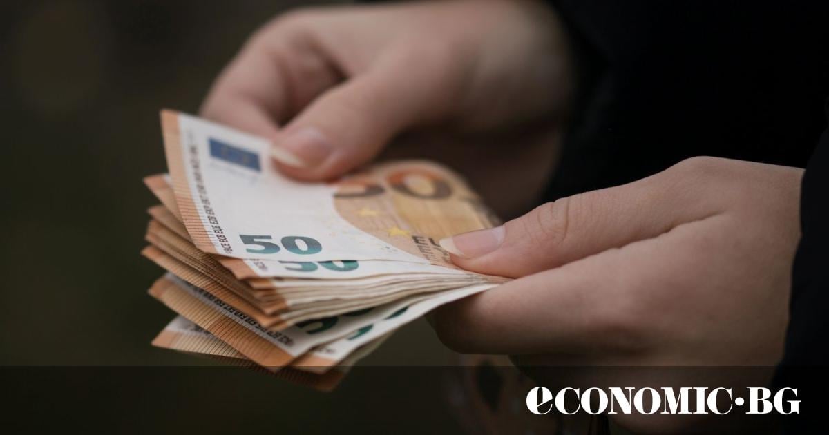 Средната брутна работна заплата в България се е увеличила до