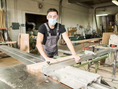 Българската икономика се забавя осезаемо