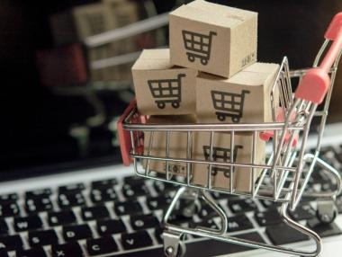 Регулаторите още нямат данни за доставчици с повишени цени покрай еврото