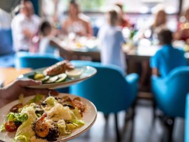 Кои стоки и услуги поскъпнаха най-много през януари? (Графики)