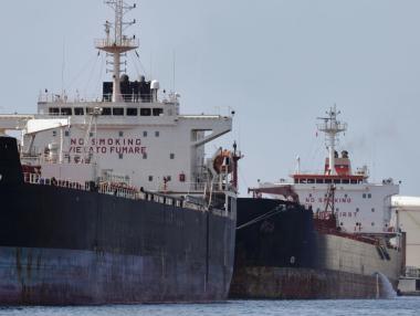 Броят на изоставените в морето „сенчести“ танкери скочи драстично