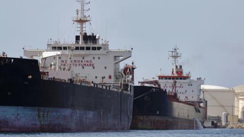 Броят на изоставените в морето „сенчести“ танкери скочи драстично