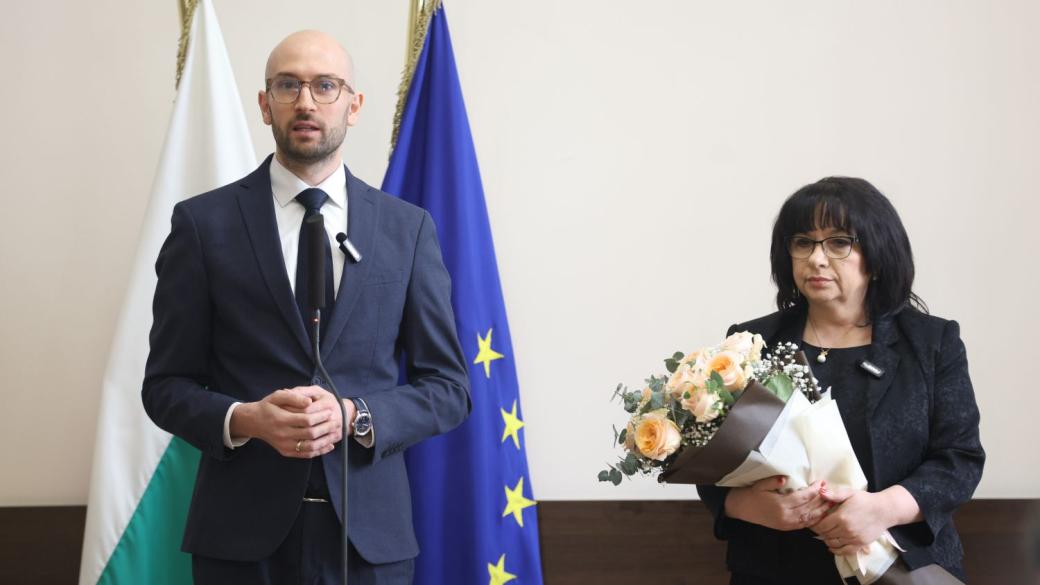 Новият финансов министър подготвя допълнително удължаване на Бюджет 2025