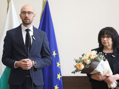 Новият финансов министър подготвя допълнително удължаване на Бюджет 2025