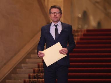 Вицепремиерът за провеждане на честни избори подаде оставка