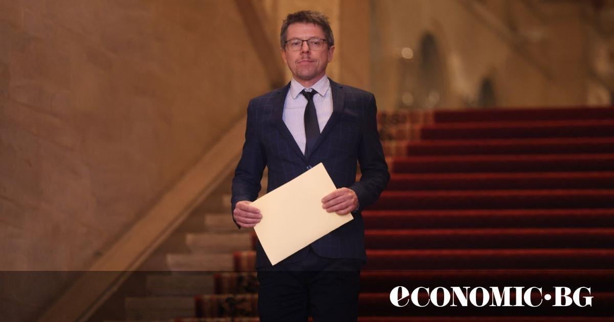 Само ден след като се закле като служебен вицепремиер за