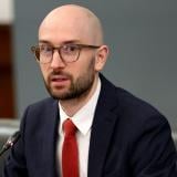 В разрез със закона: „Много“ от държавните служители останаха без увеличение на заплатите