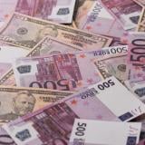 Еврото не успя да прекъсне двуцифрения ръст на жилищните кредити в България (Графика)