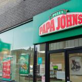 Пицариите Papa Johns затварят стотици обекти