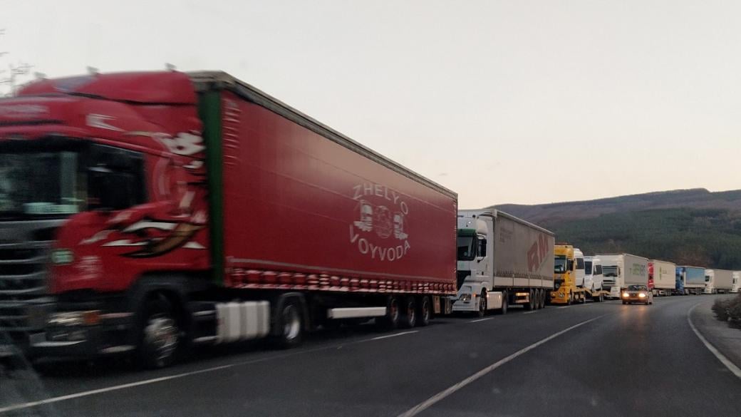 Служебният кабинет е издействал отлагане на по-високите тол такси