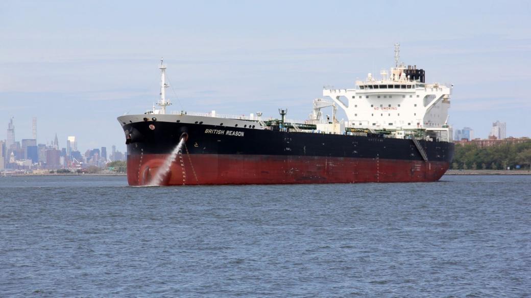 Войната с Иран оскъпи петрола с 6% в ранната търговия