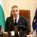 Гюров: Снабдяването на България с нефт и горива засега не е засегнато