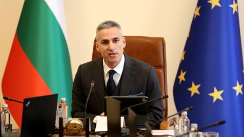 Гюров: Снабдяването на България с нефт и горива засега не е засегнато