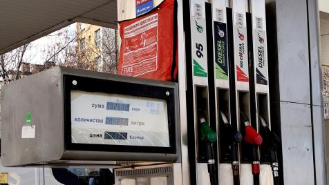 Скъпото гориво удря транспорта и качва цените на стоките до месец