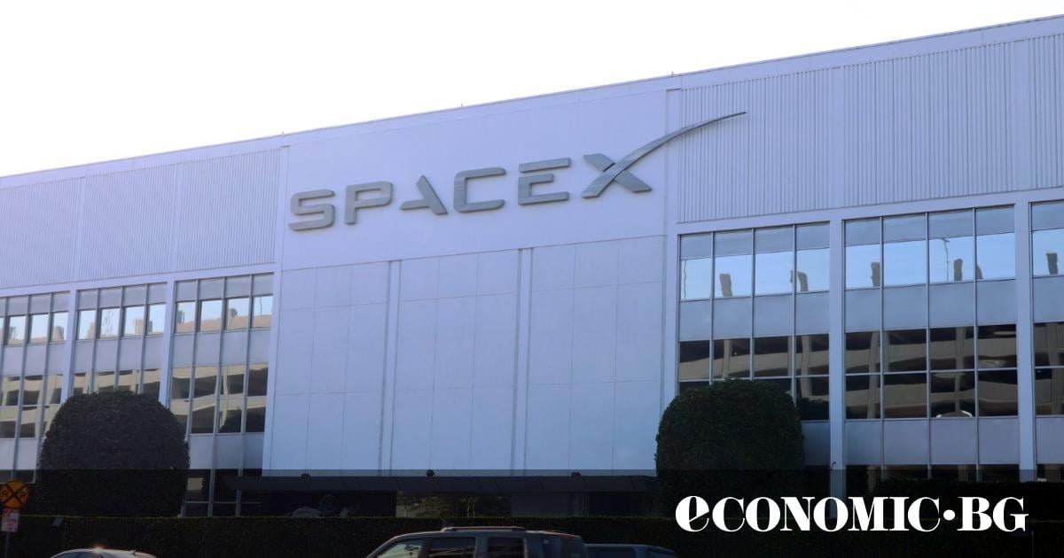 Ракетно-сателитната компания на Илон Мъск SpaceX клони към листване на