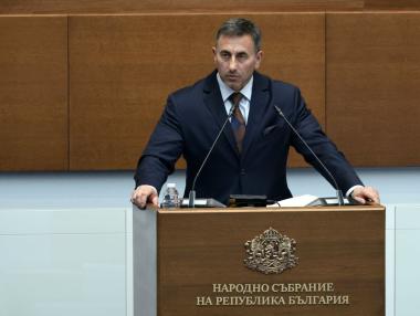 Доставките на петрол за рафинерията в Бургас са гарантирани само за март