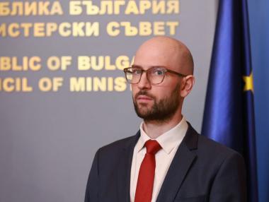 Още разходи за бюджета: БДЖ, НКЖИ, Пощите и общинският транспорт получават 5% увеличение на заплатите