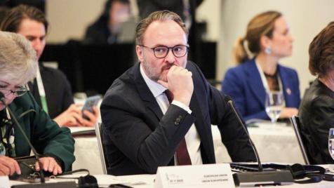 Еврокомисията съветва държавите членки да намалят данъците на горивата