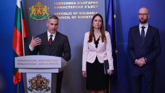 Правителството ще превежда директно пари на хора с ниски доходи