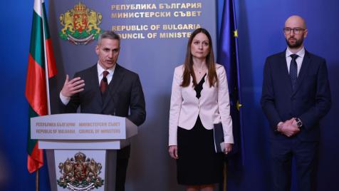 Правителството ще превежда директно пари на хора с ниски доходи