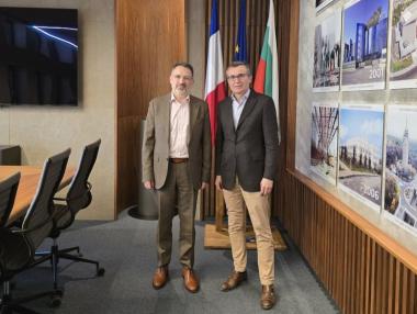Френският строителен гигант Bouygues Construction и „Главболгарстрой“ проведоха работна среща