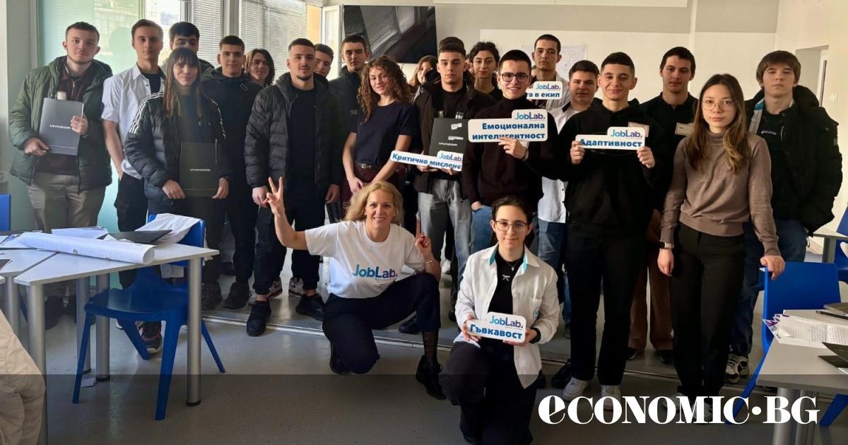 С ученици от Варна започна Job Lab – най-новата социално