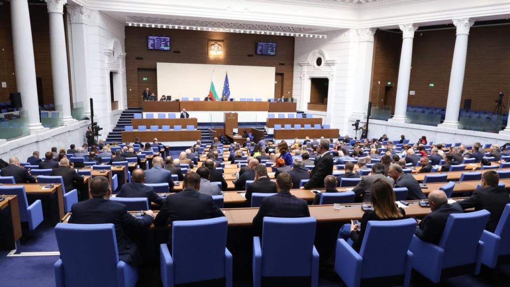 Удължаването на „нагласения“ Бюджет 2025 мина първо четене в зала