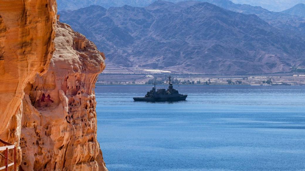 Войната с Иран заплашва да блокира още един ключов морски път