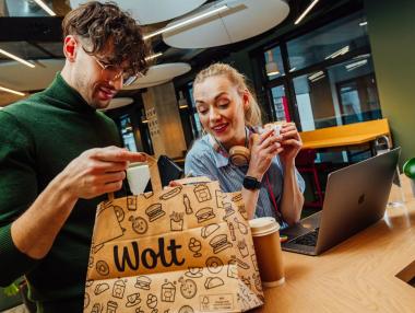 Wolt стартира услуга за алтернативно финансиране на малкия бизнес в България