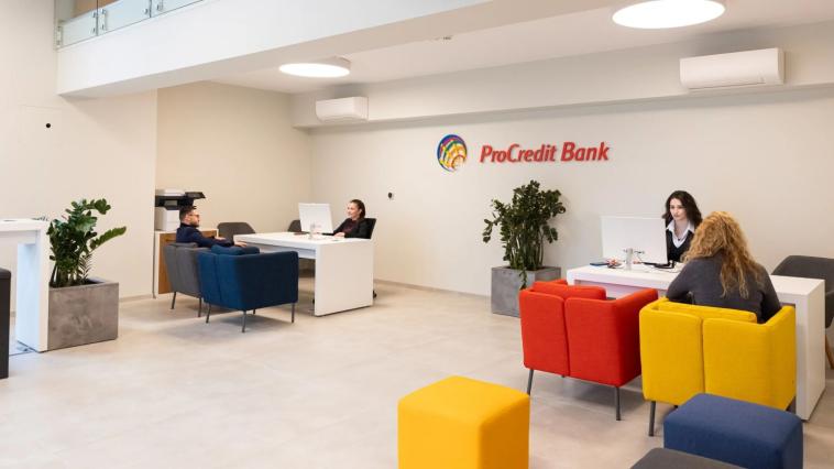 25 години ПроКредит Банк: четвърт век в обувките на бизнеса